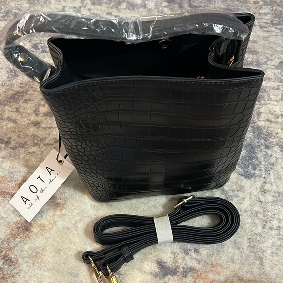 AOTA BUCKET BAG - Picture 4 of 7